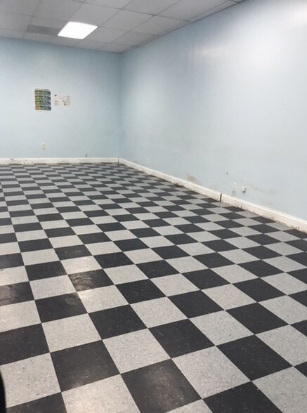More Photos Of 647 Bryant Ave, Bronx Office Residential For Lease