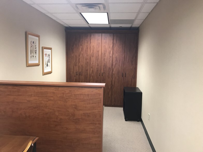More Photos Of 415 Columbia St, Lafayette Office For Sale