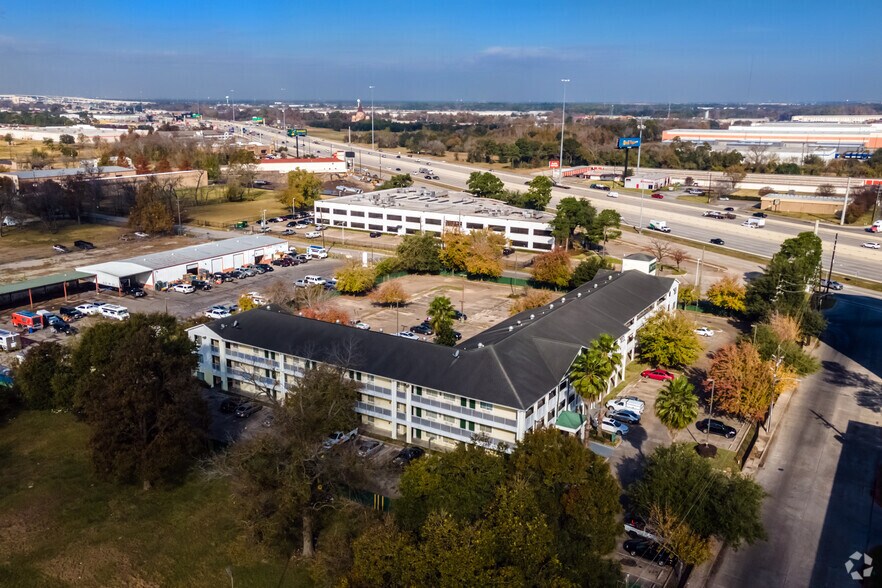 More Photos Of 5959 Guhn Rd, Houston Hotel For Sale