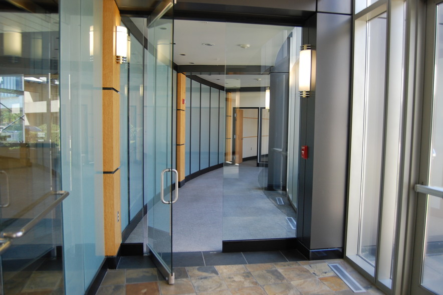 More Photos Of 847-999 NE 19th Ave, Portland Office For Lease