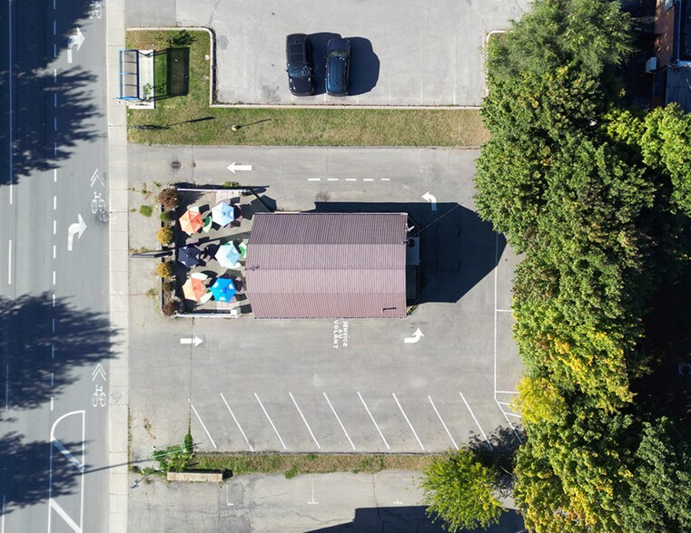 More Photos Of 3385 Boul Dagenais O, Laval General Retail For Sale