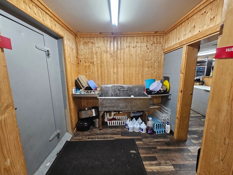 More Photos Of 606 W Main St, Thibodaux Convenience Store For Sale