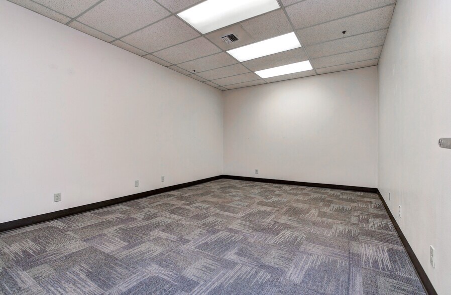 More Photos Of 3101 111th St SW, Everett Manufacturing For Lease