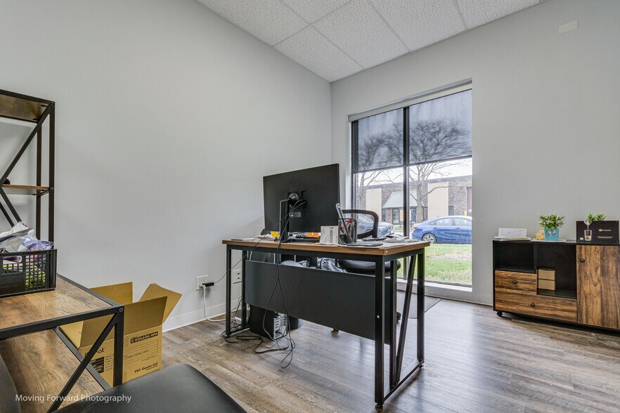 More Photos Of 1340 Louis Ave, Elk Grove Village Warehouse For Lease