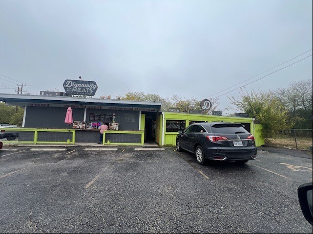 More Photos Of 1701 E Houston St, San Antonio Restaurant For Lease