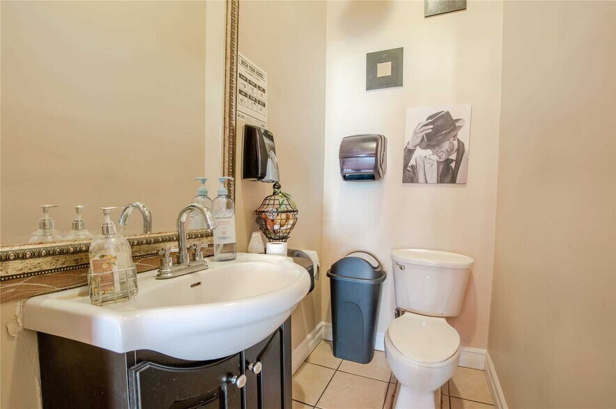 More Photos Of 62 Dunlop St W, Barrie Storefront Retail Residential For Sale