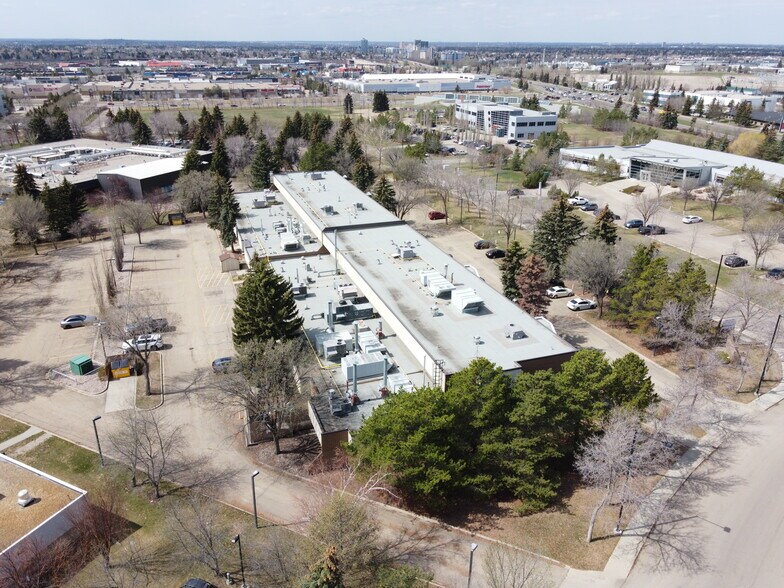 More Photos Of 9403 20 Av NW, Edmonton Office For Sale