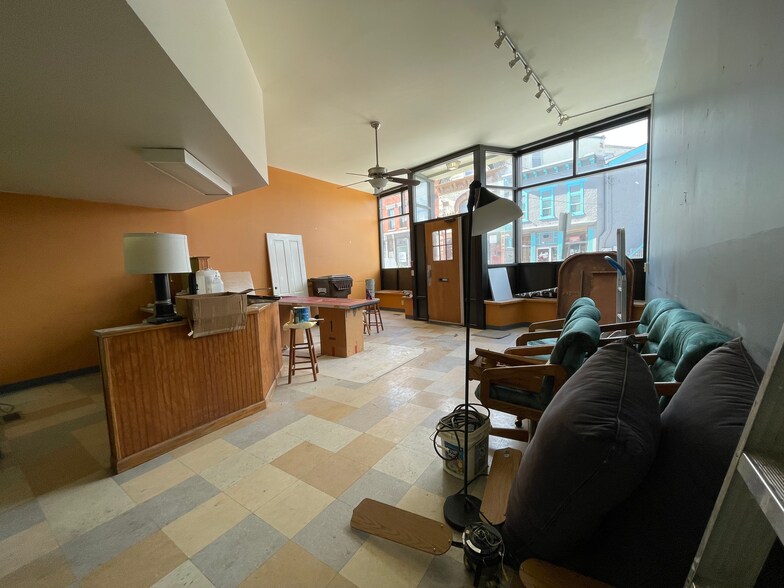 More Photos Of 203-205 W Pike St, Covington Storefront Retail Residential For Lease