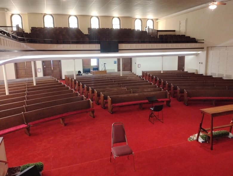 More Photos Of 906 Elm St, Coffeyville Religious Facility For Sale
