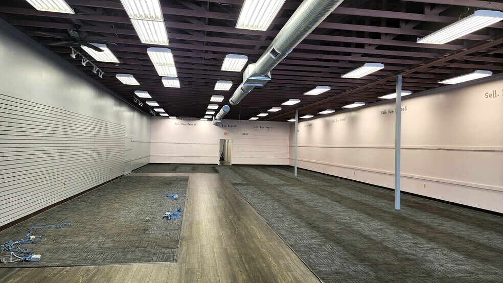 More Photos Of 1258 E Battlefield St, Springfield Storefront Retail Office For Lease