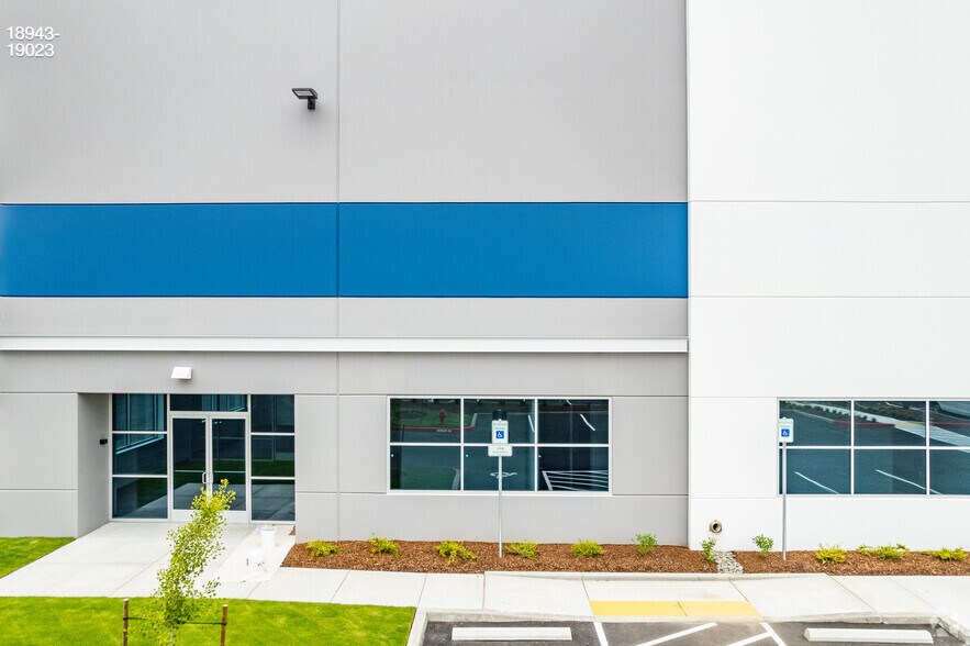 More Photos Of 19050 NE Sandy Blvd, Gresham Warehouse For Lease