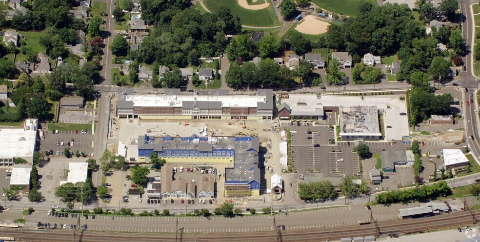 More Photos Of 102 Heights Rd, Darien Apartments For Lease