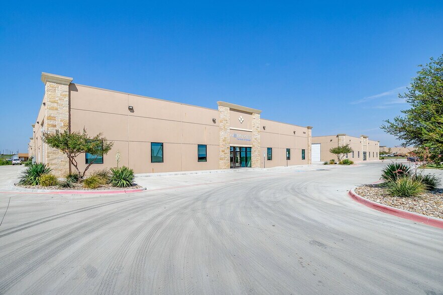 More Photos Of 1510 Markum Ranch Rd, Fort Worth Warehouse For Lease