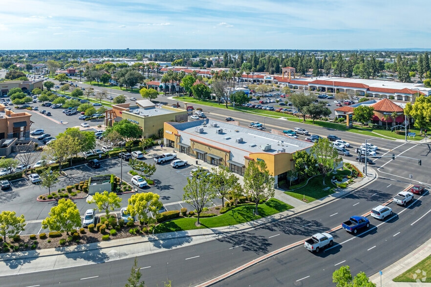 More Photos Of 1000-1200 E Shaw Ave, Clovis Unknown For Lease