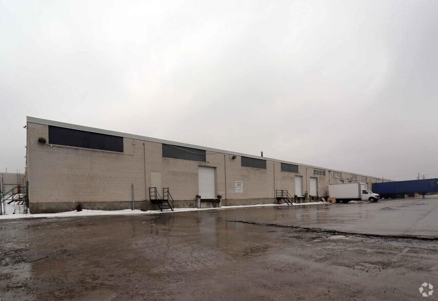 More Photos Of 2424 Finch Av W, Toronto Warehouse For Lease