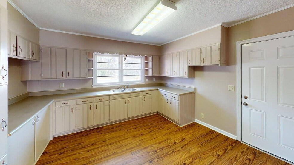 More Photos Of 941 Big A Rd, Toccoa Office For Sale