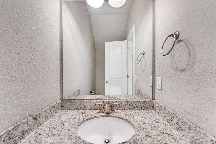 More Photos Of 2755 W Kilimanjaro Way, Rogers Multifamily For Sale
