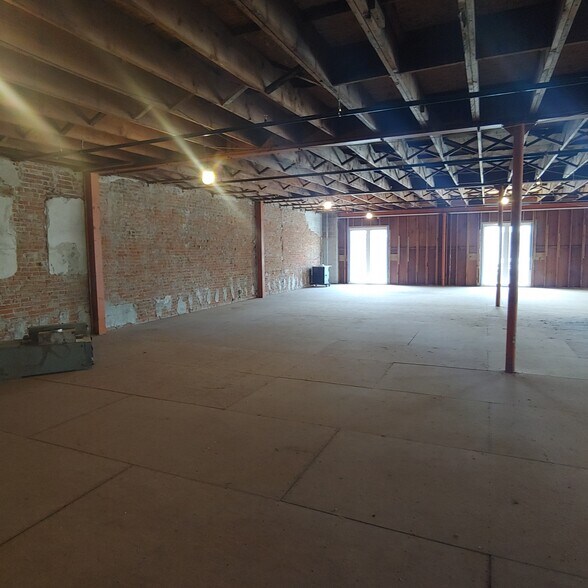 More Photos Of 101-103 S Washington Ave, Wellington Office For Lease