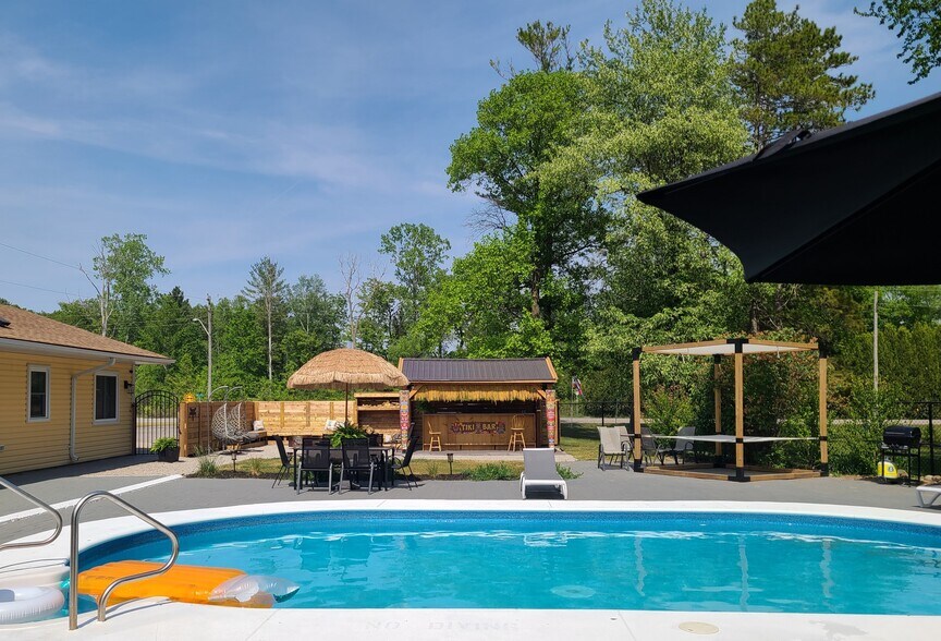 More Photos Of 9717 Army Camp Rd, Lambton Shores Freestanding For Sale