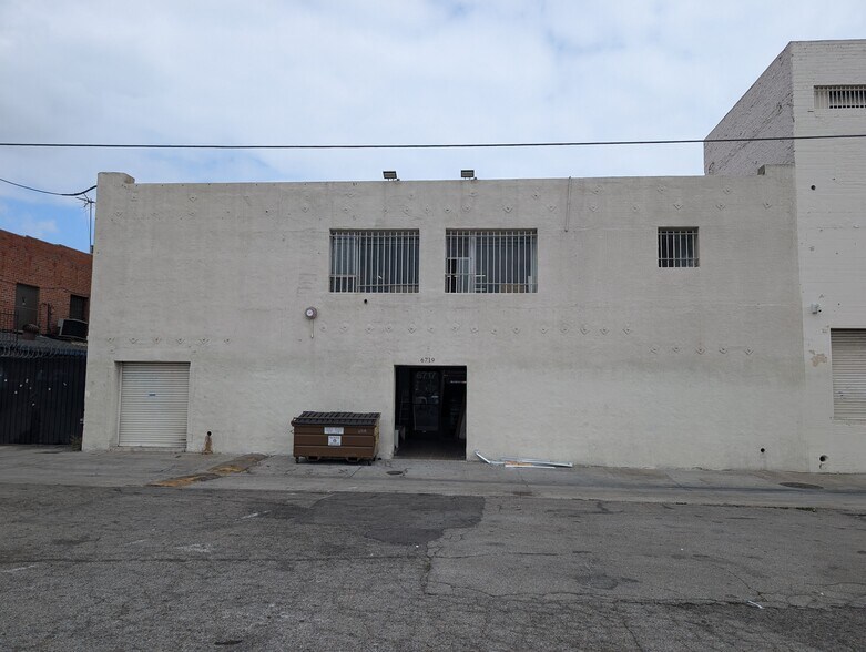 More Photos Of 6717-6719 Pacific Blvd, Huntington Park Storefront For Lease