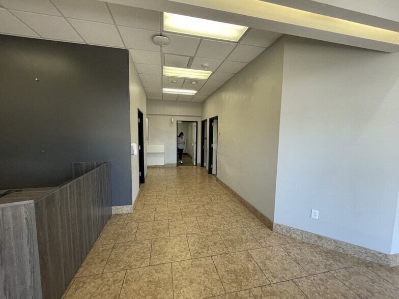 More Photos Of 10702 W Peoria Ave, Sun City Freestanding For Lease