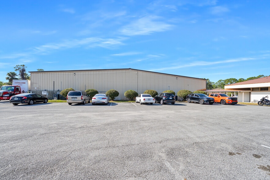 More Photos Of 2 Sunshine Blvd, Ormond Beach Light Distribution For Lease