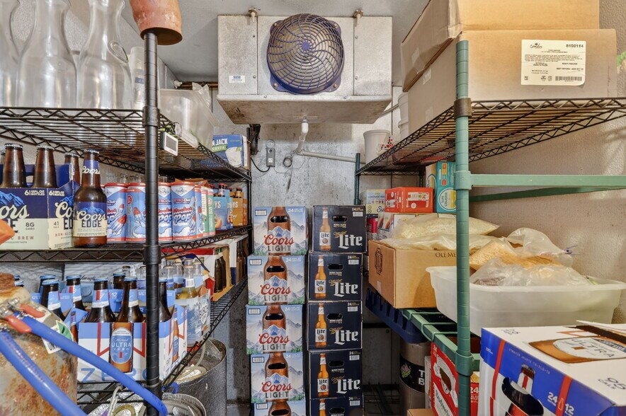 More Photos Of 2396 N Country Road 470, Lake Panasoffkee General Retail For Sale