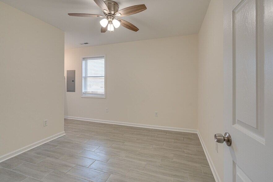 More Photos Of 501 Cedarmont Dr, Antioch Apartments For Sale