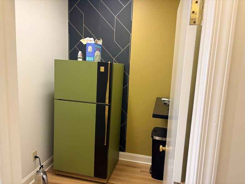 More Photos Of 500-506 Gloucester St, Brunswick Office For Lease