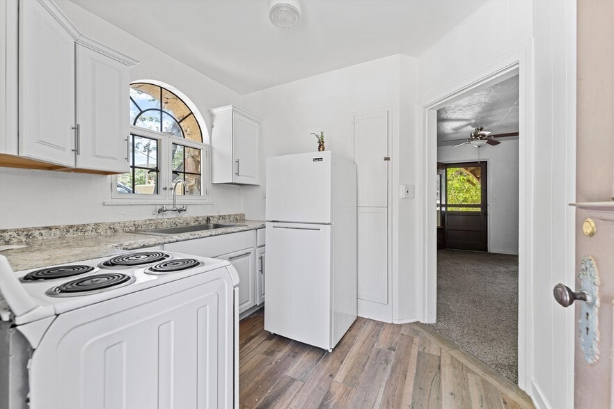 More Photos Of , Lake Hughes Hospitality For Sale