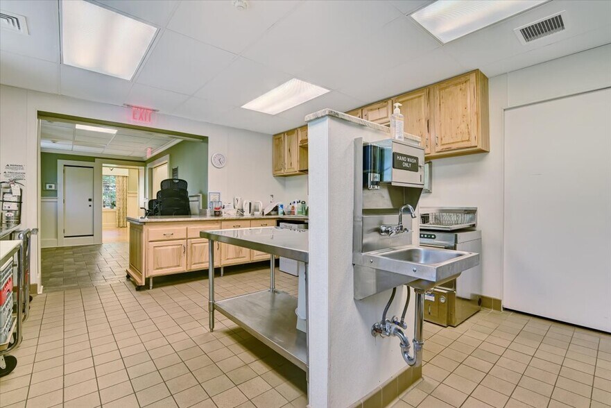 More Photos Of 6683 PA-191, Cresco Flex For Sale