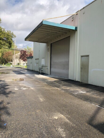 More Photos Of 3015 Coffey Ln, Santa Rosa Warehouse For Lease