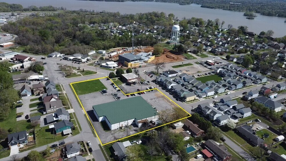 More Photos Of 1111-1115 Donelson Ave, Old Hickory Showroom For Lease
