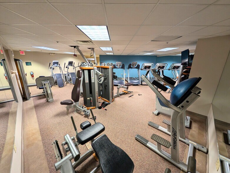 More Photos Of 100 Corporate Pky, Amherst Unknown For Lease