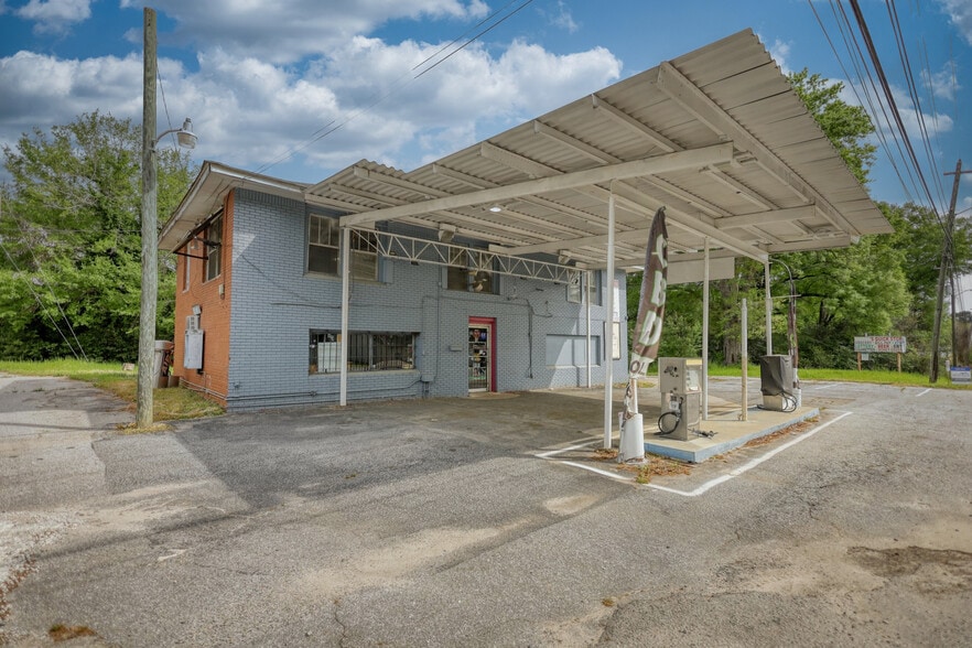 More Photos Of 510 S Camellia Blvd, Fort Valley Convenience Store For Sale