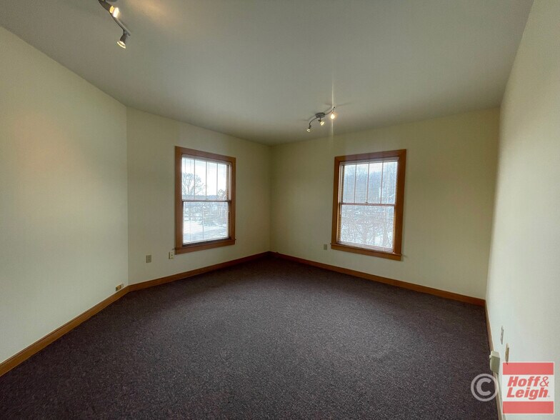 More Photos Of 631 W Exchange St, Akron Office For Sale