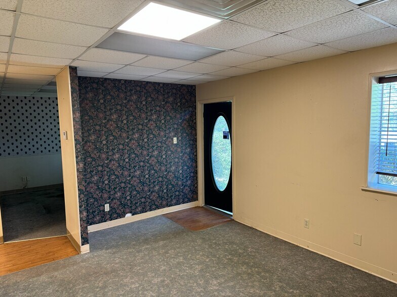 More Photos Of 5133 Troup Hwy, Tyler Warehouse For Lease