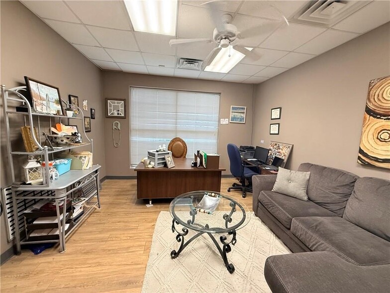 More Photos Of 718 S Arkansas Ave, Russellville Specialty For Sale