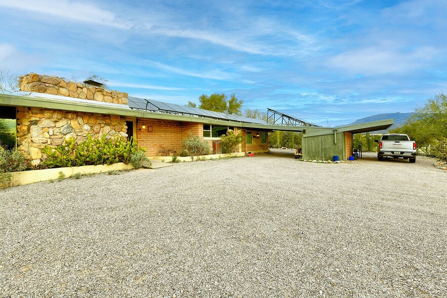 More Photos Of 2751 N Soldier Trl, Tucson Specialty For Sale