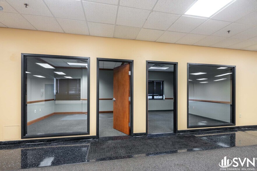 More Photos Of 440 Greendale Rd, Lexington Warehouse For Lease