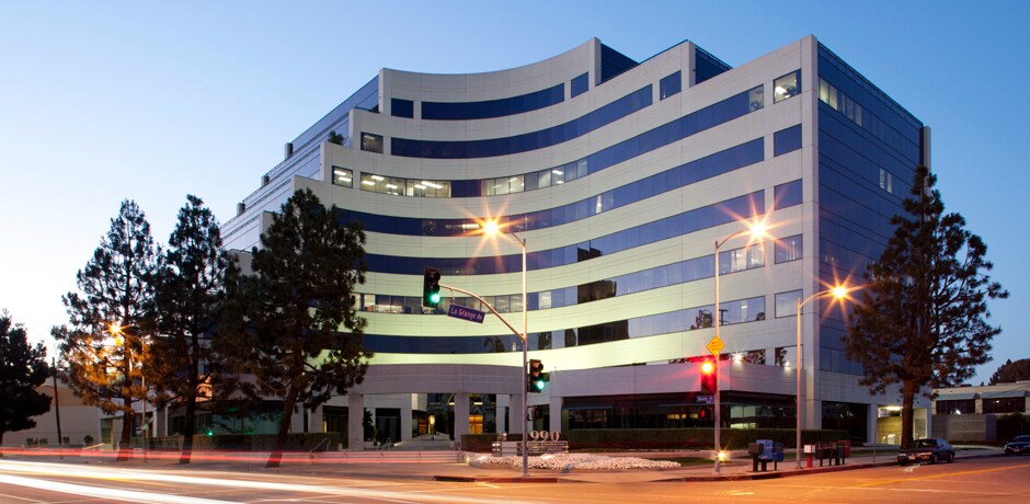 More Photos Of 1990 S Bundy Dr, Los Angeles Office For Lease