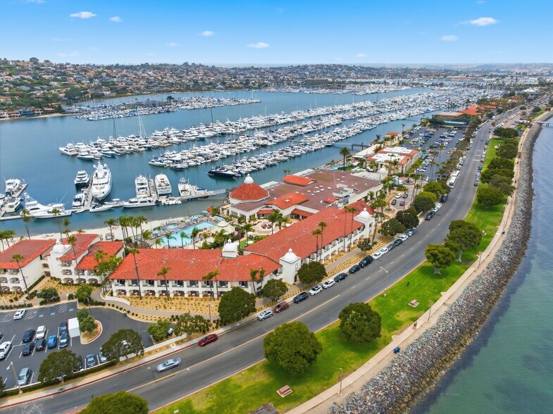 More Photos Of 1551 Shelter Island Dr, San Diego Hotel For Lease