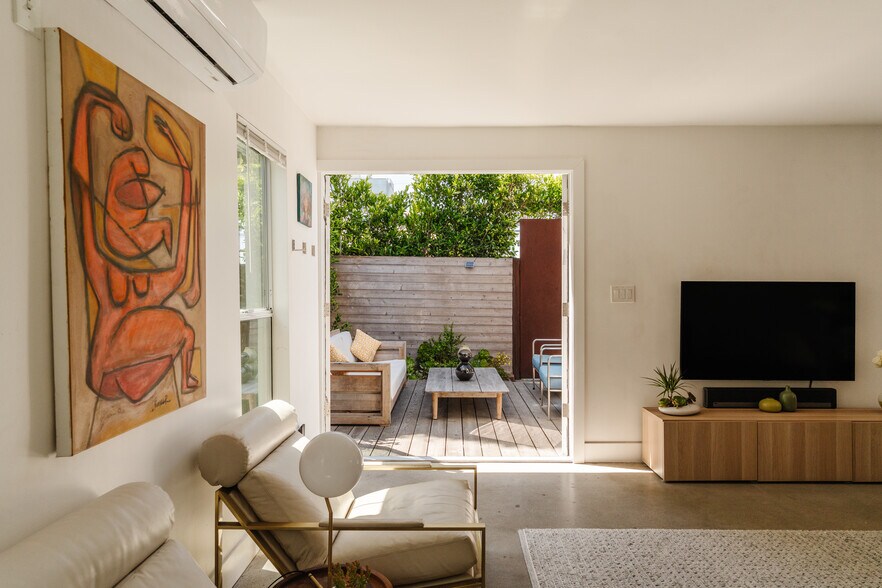 More Photos Of 40 18th Ave, Venice Apartments For Sale