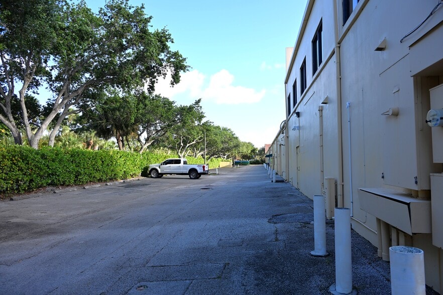 More Photos Of 725 N Hwy A1A, Jupiter Medical For Sale