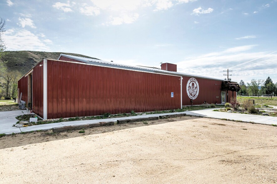 More Photos Of 125 & 139 Hannon Ln, Darby Restaurant For Sale