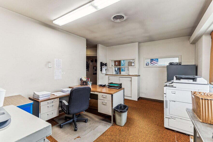 More Photos Of 1453 Edgmont Ave, Chester Office For Sale