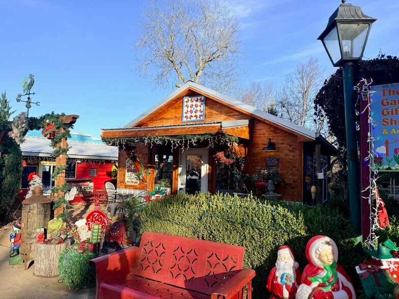 More Photos Of 219 MO-21, Caledonia Storefront Retail Residential For Sale