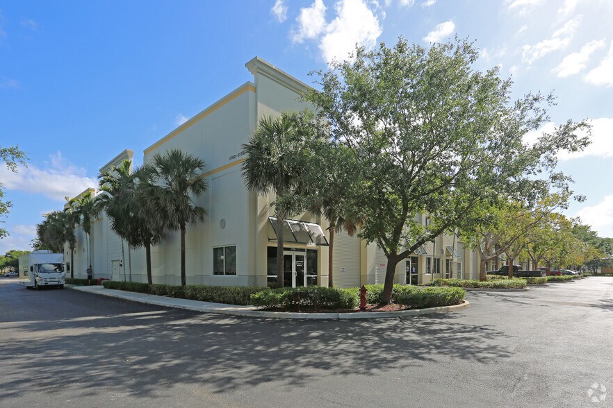 More Photos Of 1700-1778 N Commerce Pky, Weston Warehouse For Lease