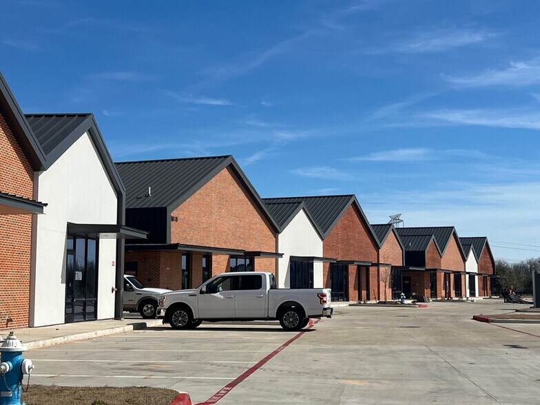 More Photos Of 18802 W Airport Blvd, Richmond Storefront Retail Office For Lease