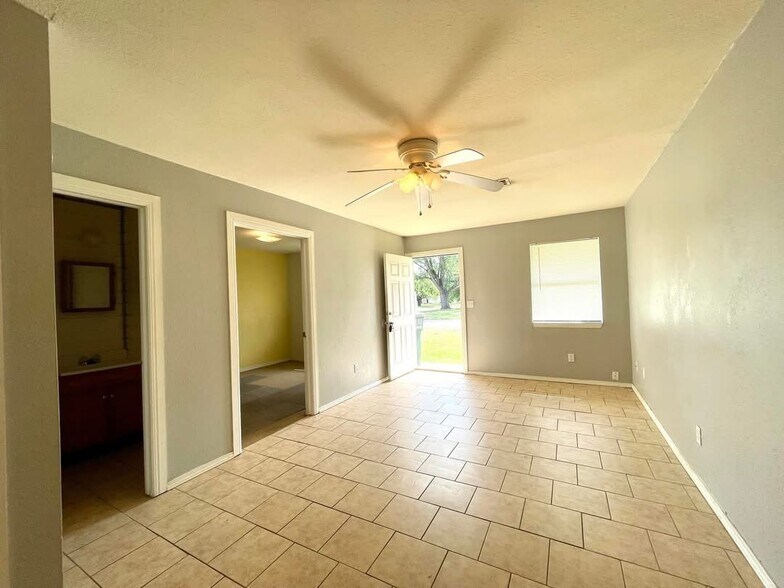 More Photos Of 312 S B St, Davis Apartments For Sale